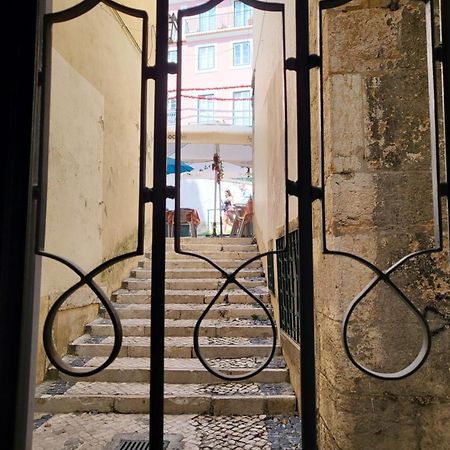 Alfama Apartments Services Lisbon Luaran gambar