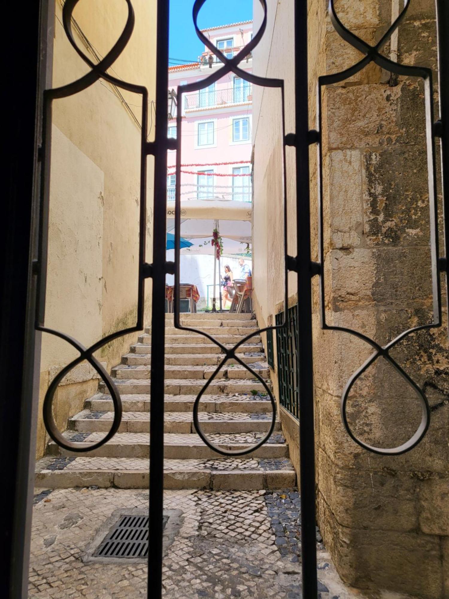 Alfama Apartments Services Lisbon Luaran gambar